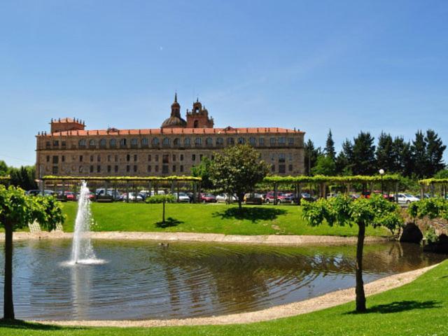Villa Casa Casares Monforte De Lemos Exterior foto